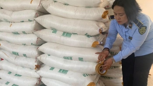 12 tấn đường cát “made in Thái Lan” nhập lậu bị phát hiện và tạm giữ