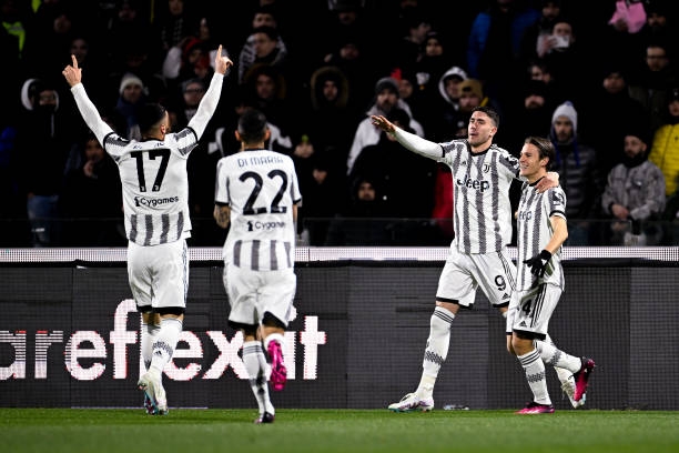 Vlahovic chói sáng, Juventus đại thắng tại Serie A