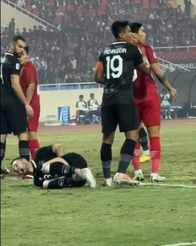 Cầu thủ Indonesia lên tiếng về pha ăn vạ thô thiển nhắm vào Văn Hậu tại AFF Cup 2022