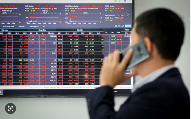 Chứng khoán 14/2: Chỉ số tiếp tục lao dốc trong khi nhiều cổ phiếu có dấu hiệu phục hồi