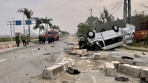 Tập trung mọi nguồn lực cứu chữa kịp thời các nạn nhân nặng trong vụ TNGT ở Quảng Nam