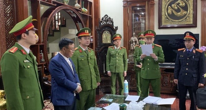 Cơ quan CSĐT Công an tỉnh Hà Nam công bố các lệnh tố tụng đối với ông Trương Minh Hiến.