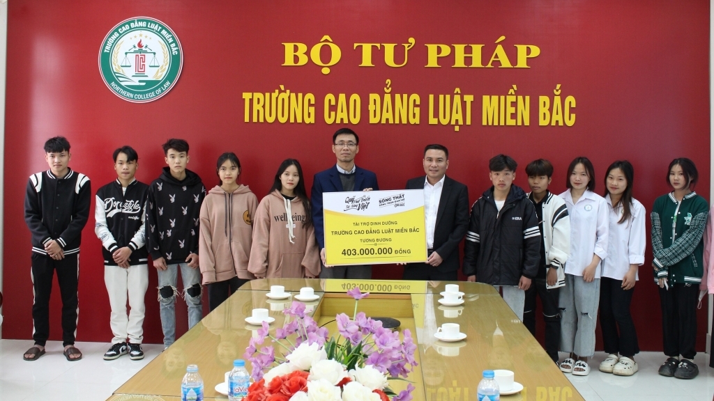 Quỹ Phát triển Tài năng Việt của Ông Bầu hỗ trợ dinh dưỡng cho học sinh vùng cao