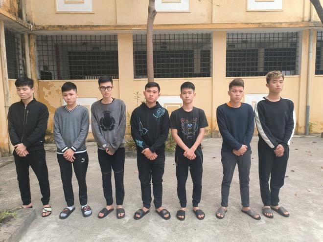 Hà Nội: Bắt giữ nhóm thanh niên hỗn chiến bằng dao và bom xăng