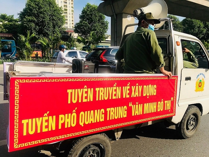 Phường Quang Trung ra quân tuyên truyền về xây dựng tuyến phố văn minh đô thị.