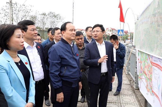 Chủ tịch HĐND TP Hà Nội Nguyễn Ngọc Tuấn khảo sát thực địa dự án đường Vành đai 4