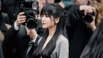 Song Hye Kyo gây bão mạng với nhan sắc đỉnh cao tại Milan Fashion Week