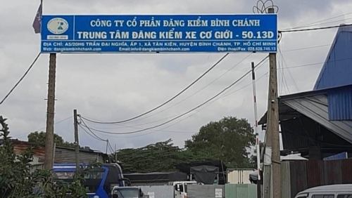 Thêm một trung tâm đăng kiểm ở TP HCM bị khám xét