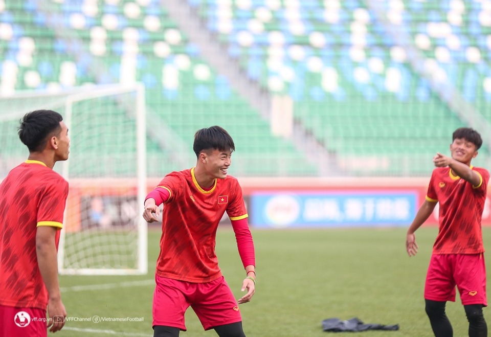 ĐT U20 Việt Nam tập hồi phục, tích cực chuẩn bị cho trận kế tiếp gặp U20 Iran