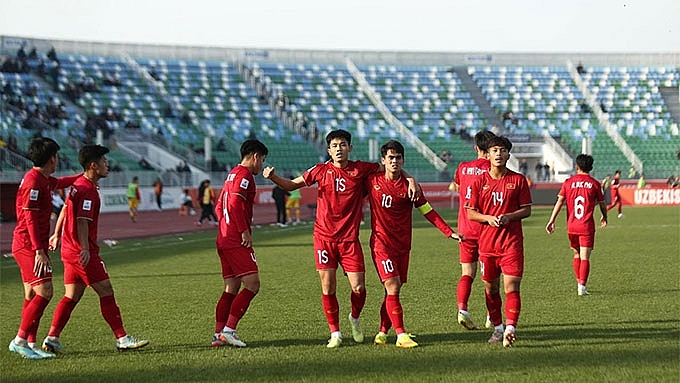 vô cùng đáng tiếc khi thầy trò HLV Hoàng Anh Tuấn đã thắng cả 2 trận đầu tiên ở giai đoạn vòng bảng.