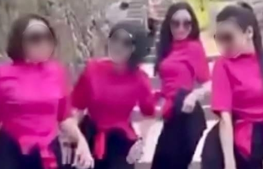 Xử phạt 4 phụ nữ nhảy nhót phản cảm tại chùa Bổ Đà