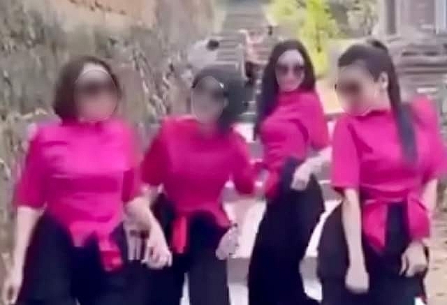 Xử phạt 4 phụ nữ nhảy nhót phản cảm tại chùa Bổ Đà