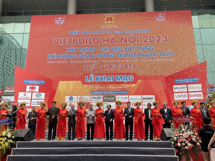 Hơn 350 doanh nghiệp trong và ngoài nước tham dự VIETBUILD Hà Nội 2023