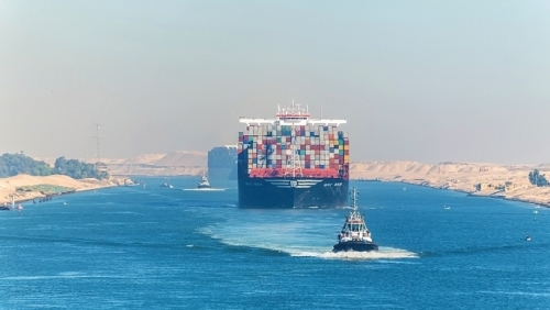 Lượng vận chuyển hàng hóa qua kênh đào Suez đạt mức kỷ lục