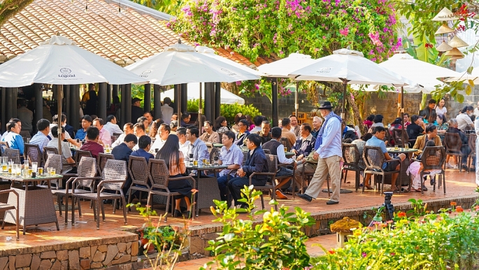   Làng cà phê Trung Nguyên Legend đón tiếp hơn 20,000 lượt du khách ghé thăm và thưởng thức những tuyệt phẩm cà phê năng lượng