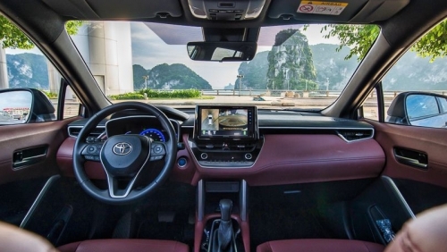 Giá lăn bánh Toyota Cross cập nhật tháng 3/2023