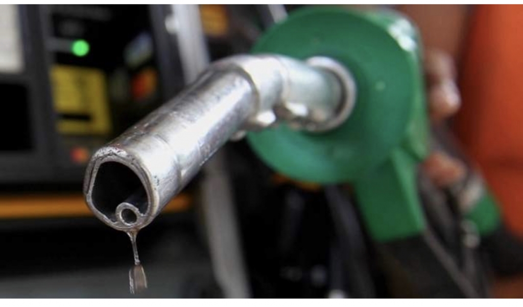 Giá xăng dầu hôm nay 17/3: Giá dầu thế giới quay đầu tăng nhẹ