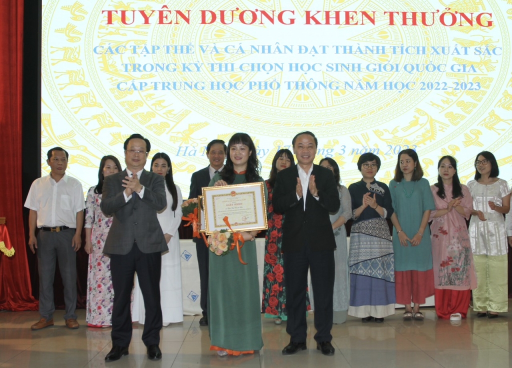 Hà Nội tuyên dương, khen thưởng học sinh giỏi quốc gia năm 2023