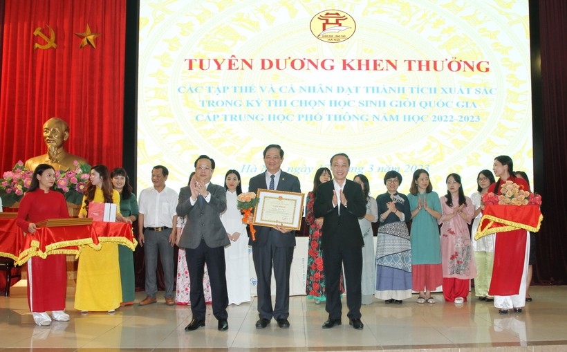 Hà Nội khen thưởng học sinh đạt giải kỳ thi học sinh giỏi quốc gia năm 2023