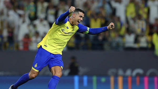 Ronaldo lập siêu phẩm giúp Al Nassr ngược dòng ấn tượng