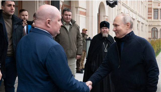 Tổng thống Nga Vladimir Putin bất ngờ có chuyến thăm bán đảo Crimea