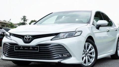 Giá lăn bánh xe Toyota Camry cập nhật tháng 3/2023