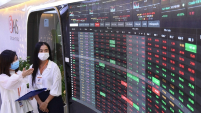 Giữ vững nhịp hồi phục, VHM đứng đầu nhóm dẫn dắt