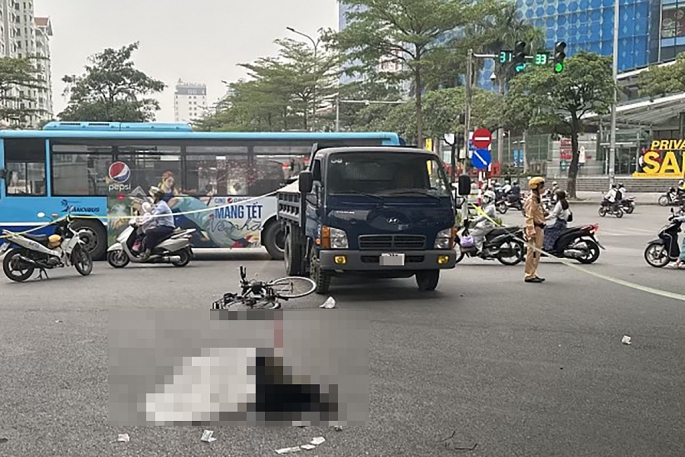 Người đi xe đạp tử vong sau va chạm với ô tô tải ở ngã tư Kim Mã - Đào Tấn
