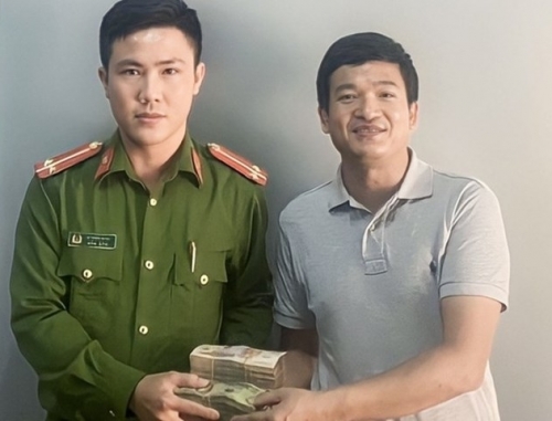 Một phụ nữ tại Hà Nội được trả lại 300 triệu đồng “chuyển khoản nhầm”