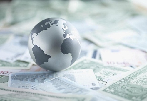 Những rủi ro liên quan tới tình hình tài chính toàn cầu