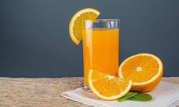 Nước cam rất tốt nhưng ai không nên uống hàng ngày?
