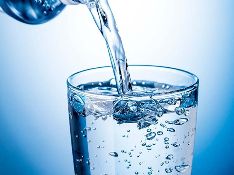 Uống nước đầy đủ mang lại 7 lợi ích tuyệt vời sau đây cho làn da của bạn
