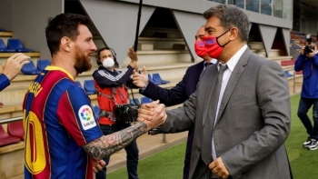 Chủ tịch Barcelona “úp mở” việc đưa Messi trở lại