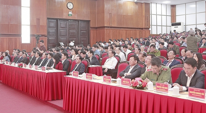 Lãnh đạo tỉnh Thanh Hoá cùng đại diện các sở ban ngành tham dự hội nghị và lắng nghe ý kiến của cộng đồng doanh nghiệp