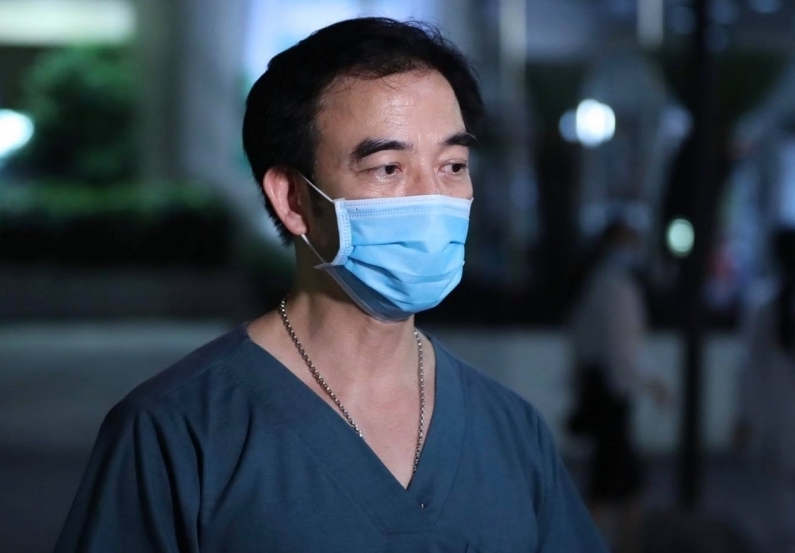 Cựu Giám đốc Bệnh viện Tim Hà Nội Nguyễn Quang Tuấn chuẩn bị hầu tòa