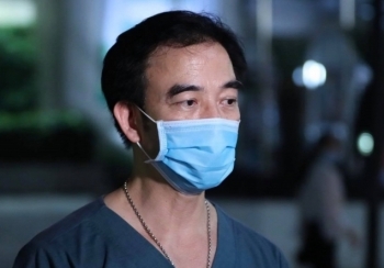 Cựu Giám đốc Bệnh viện Tim Hà Nội Nguyễn Quang Tuấn chuẩn bị hầu tòa