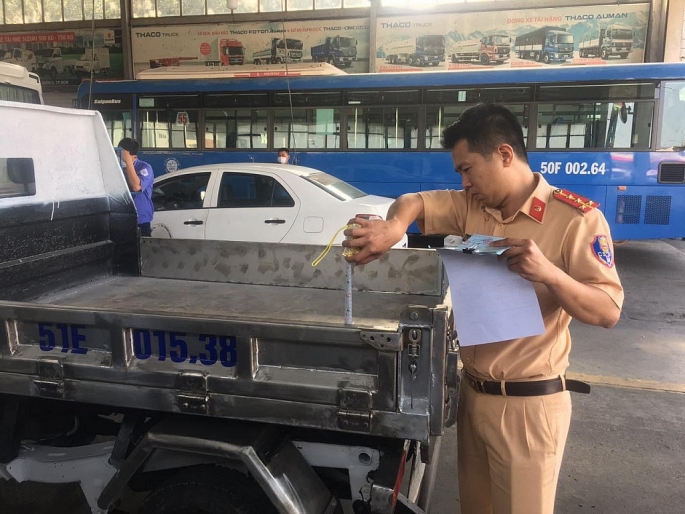 Lực lượng CSGT hỗ trợ đăng kiểm 35.514 nghìn phương tiện tại Hà Nội và TP Hồ Chí Minh