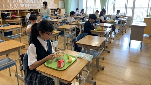 Tỷ lệ sinh giảm, các trường học tại Nhật Bản có nguy cơ phải đóng cửa