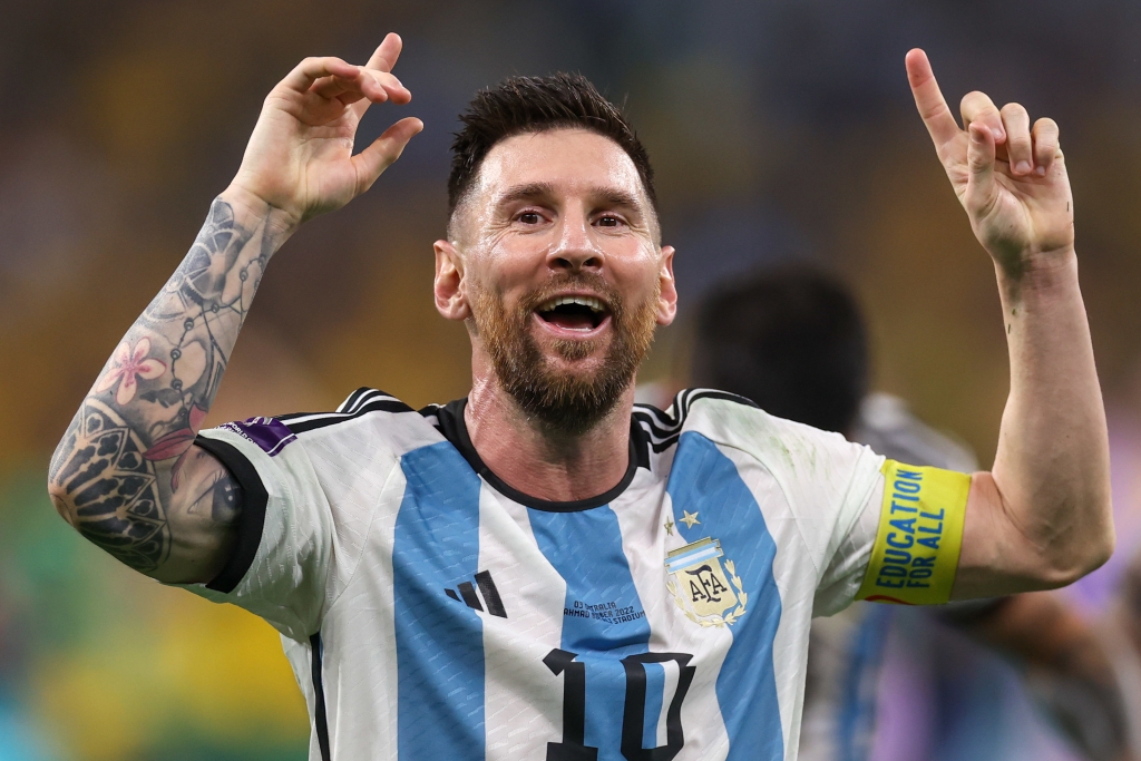 Nữ cầu thủ Argentina gây xôn xao với hình xăm Ronaldo và Maradona nhưng  không có Messi