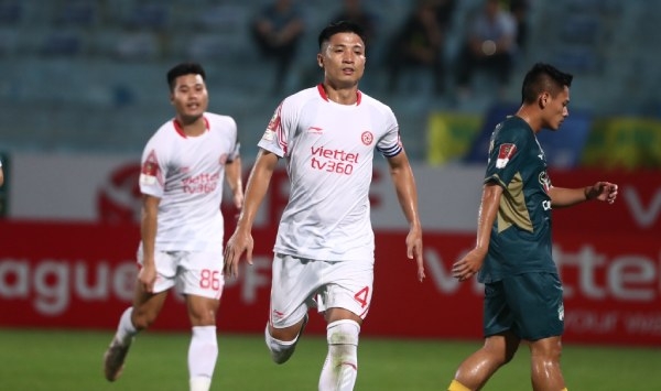 HAGL thắng tưng bừng ngày V-League trở lại