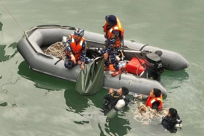Tìm thấy thi thể nạn nhân cuối cùng trong vụ trực thăng rơi trên vịnh Hạ Long