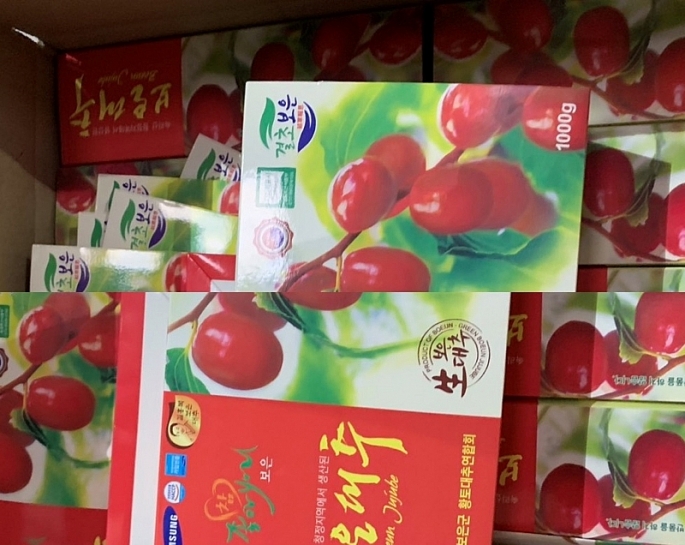 Bao bì giả mạo sản phẩm táo đỏ Hàn Quốc được sử dụng đóng hàng có nguồn gốc Trung Quốc.