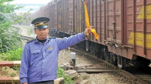 Người gác bình yên