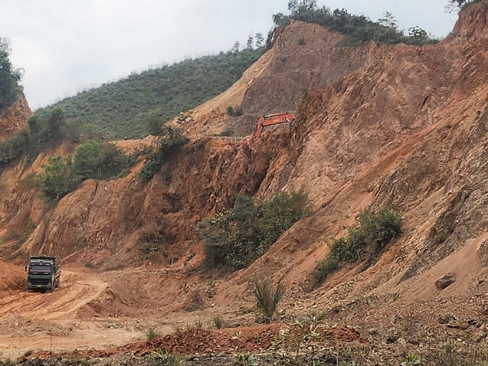 Bất chấp việc bị phát hiện đang khai thác ngoài mốc giới Công ty Nam Thành vẫn có văn bản đề nghị UBND tỉnh Thanh Hoá được nâng công suất khai thác mỏ tại mỏ đất thuộc xã Phượng Nghi, huyện Như Thanh