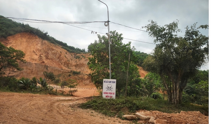 Mỏ đất của Công ty Nam Thành tại xã Phượng Nghi, huyện Như Thanh 