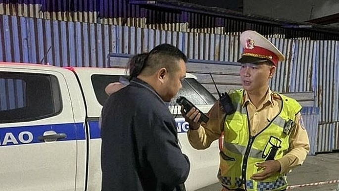 Tài xế mang quốc tịch Trung Quốc không có giấy phép lái xe, vi phạm nồng độ cồn.