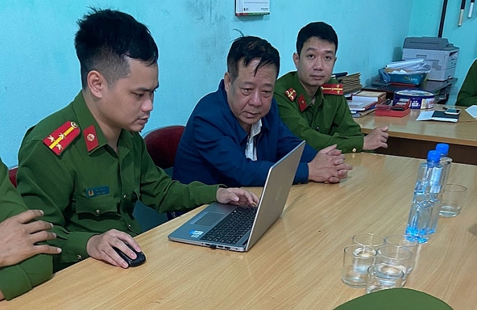 Lập khống hồ sơ cấp đất, nguyên Giám đốc Văn phòng Đăng kí đất đai huyện Kim Bôi bị bắt