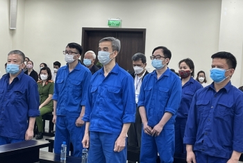 Hôm nay, cựu Giám đốc Bệnh viện Tim Hà Nội Nguyễn Quang Tuấn ra tòa