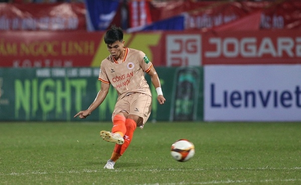 Thắng trận thứ 2 liên tiếp, Công an Hà Nội trở lại top 4 tại V-League