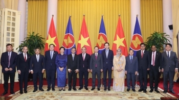 “ASEAN Tầm vóc: Tâm điểm của tăng trưởng”